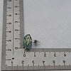 Handgemaakte epoxy oorstekers 'kiezel' - mint glitter