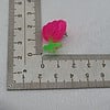 Handgemaakte epoxy oorstekers 'tulp' - neon roze