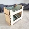 Poppenhuis Stapelbed - Poppenhuismeubel stapelbed met 2 matrassen, slaapzakken en kussens