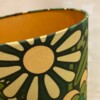 Unieke keramieke tafellamp in retro design met bloemen in kleur groen