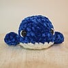 Schattige gehaakte sleutelhanger walvis: Een vroolijke vriend voor je sleutels: velvet yarn