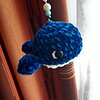 Schattige gehaakte sleutelhanger walvis: Een vroolijke vriend voor je sleutels: velvet yarn