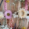 Flowerpowerring met fleurige droogbloemen