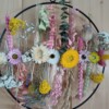 Flowerpowerring met fleurige droogbloemen