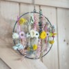 Flowerpowerring met fleurige droogbloemen
