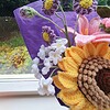 Gehaakte zonnebloem lily boeket