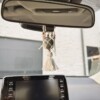 Labradoriet hanger voor in de auto: bescherming en intuïtie onderweg