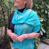Satijnzijden sjaal turquoise met botanische print