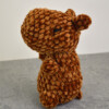 Vriendelijke Capybara knuffel, gehaakt in velvet garen, geschikt voor kinderen onder de 3jaar