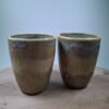 2 keramiek koffiebekers Zand