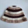 Gehaakt baby zonnehoedje 'Bruin, crème en beige'