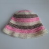 Gehaakt baby zonnehoedje 'Roze, crème en beige'