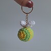 Gehaakte sleutelhanger 'Citrus bij'