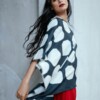 Kimono top van organisch zijde - zwart polka