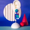 Kleurrijke, handgemaakte oorbellen in klein blauw, mint en rood. Lichtgewicht, organische vorm, dopamine statement Memphis Polymeerklei oorbellen