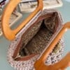 Elegant & Tijdloos – Neutrale gehaakte tas met klassieke look