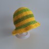 Gehaakt baby zonnehoedje 'Groen en geel'