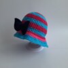 Gehaakt baby zonnehoedje 'Roze en blauw met strik'