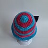 Gehaakt baby zonnehoedje 'Roze en blauw met strik'