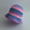 Gehaakt baby zonnehoedje 'Roze, blauw en lila'