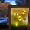 Gehaakte Zonnebloemlamp in Fotolijstje met Mosbasis