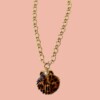 Handgemaakte statement Indy ketting met tijgerschelp