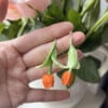 Micro gehaakte tulp oorbellen