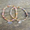 Natuursteen armbanden met bedel, set in 2 variaties!