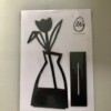 Tulpje in vaas – grafisch houten bloemenobject | Decoratief en eigenwijs tulpje, souvenir holland,