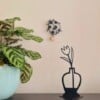 Tulpje in vaas – grafisch houten bloemenobject | Decoratief en eigenwijs tulpje, souvenir holland,