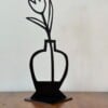 Tulpje in vaas – grafisch houten bloemenobject | Decoratief en eigenwijs tulpje, souvenir holland,