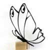 Zwarte vlinder, wanddecoratie, 3D lijntekening met schaduweffect.