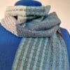 Ambachtelijk geweven blauwe shawl - 100% Merinowol