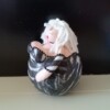 Dik blond dametje in zebraprint,handgemaakt en uniek,14 cm,mixed media