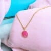 Elegante vergulden goud ketting met glimmende roze bloemen patroon