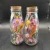 Fleurige droogbloemetjes in een set van 2 flesjes