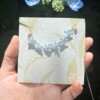 Gehaakte Vergeet-mij-nietjes Ketting – Handgeverfde Bloemen, Goudkleurig & Hypoallergeen