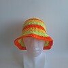 Gehaakte bucket hat 'Groen, oranje en geel'