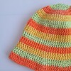 Gehaakte bucket hat 'Groen, oranje en geel'