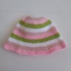 Gehaakte bucket hat 'Wit, roze en groen'