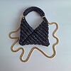 Gehaakte crossbody tas 'Zwart metallic regenboog'