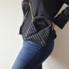 Gehaakte crossbody tas 'Zwart metallic regenboog'