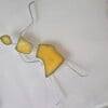 Gelbes Mädchen. Naar schilderij van J. Strieber. Glas in lood/ tiffany