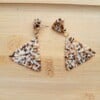 Handgemaakte oorbellen met kralen - Confetti design in rozetinten met rvs oorstekers