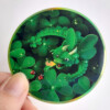 Klaverdraak sticker holografisch 8x8 cm (3x3 inch)