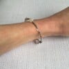 Kralenarmband met halfedelstenen in roze- en wittinten