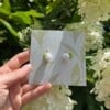 Lelietje-van-dalen Oorbellen – Microgehaakt met Lichtgroene blaadjes