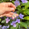 Micro Gehaakte Aardbei Oorbellen met Bloemetjes