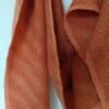 Oranje shawl van 100% merinowol - Uniek & Vrolijk