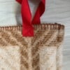Tote bag gemaakt van een dikke bruine vintage deken
